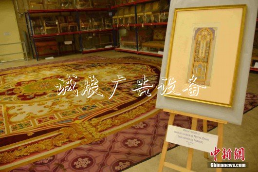 巴黎圣母院大火后学校宣传栏幸存顶级文物展出