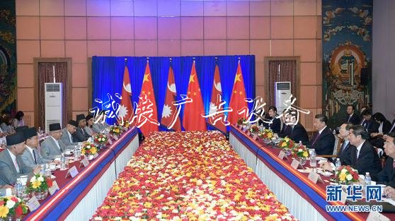 海外网评：中尼铁党建宣传栏路让“天堑变通途”