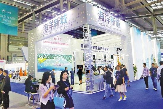 海博会上，海洋新城建设吸引参观者的目光。  深圳报业集团记者 雷小舟 摄