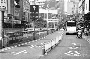 昆明：路中式公交专用不锈钢宣传栏道减少路侧式公交站台成主流