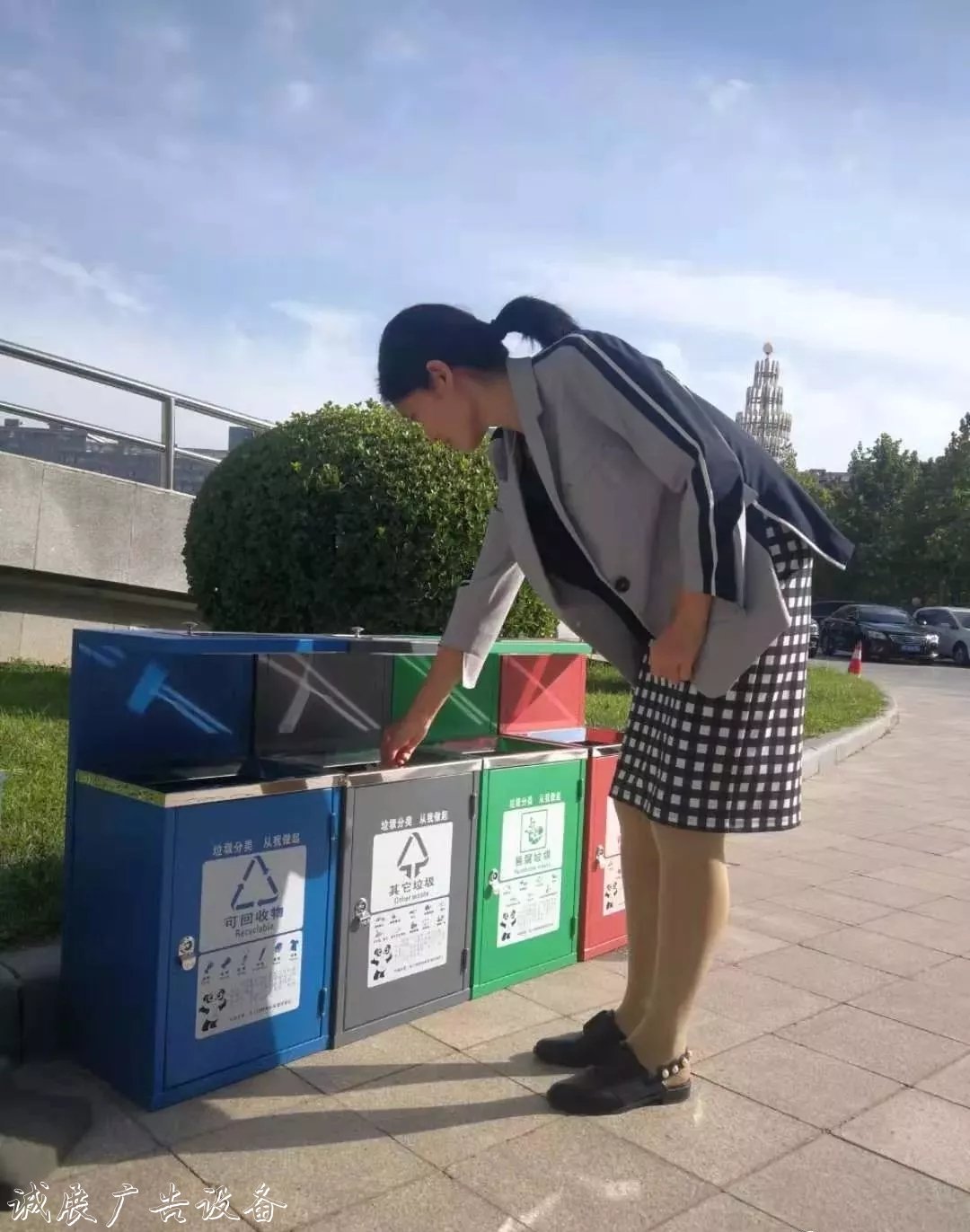 衡水市首批96个分广告垃圾箱类垃圾箱“上岗”