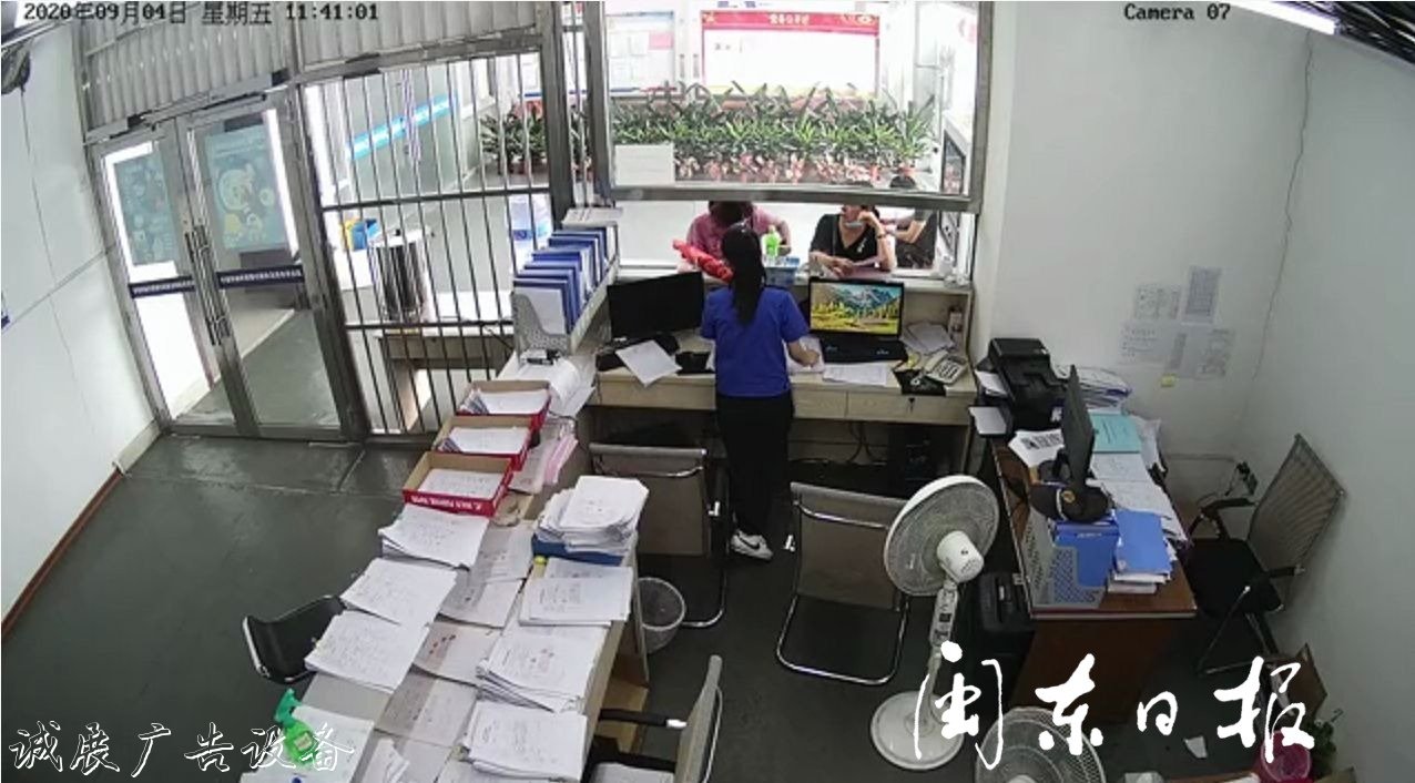 扰民的7米灯箱广宣传栏厂家告，终于拆了！
