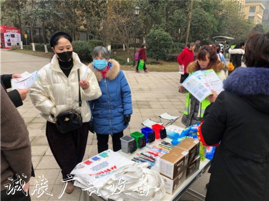 雅安雨城：坚持党建引宣传栏灯箱领，全民参与，高标准推