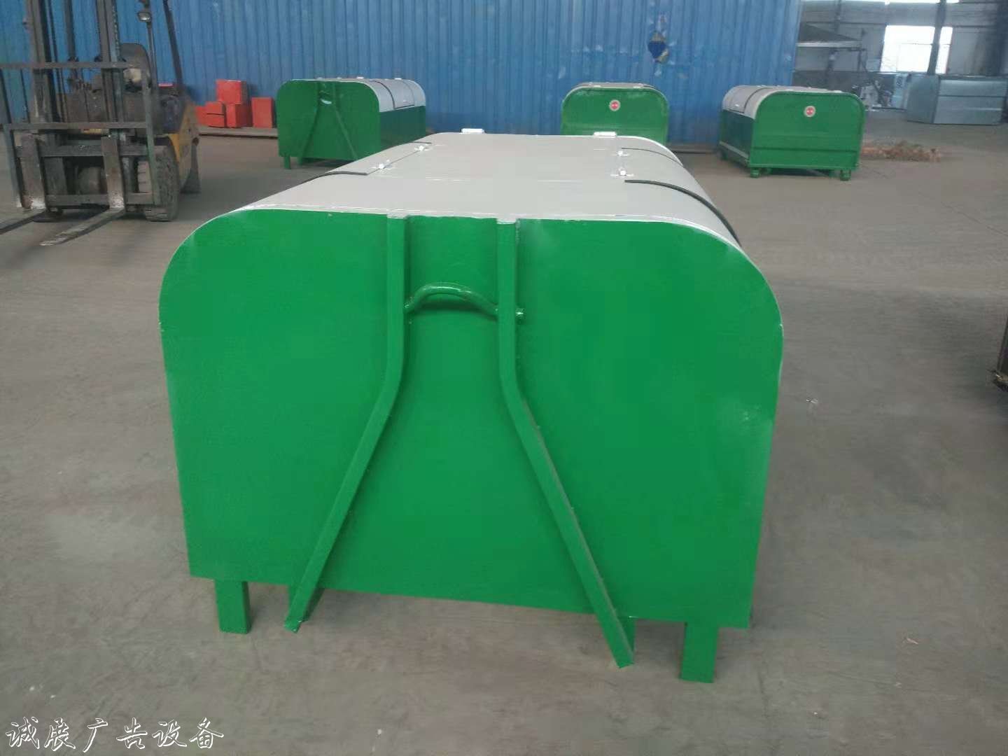安阳-三方垃圾箱-勾臂垃圾箱图片-环卫