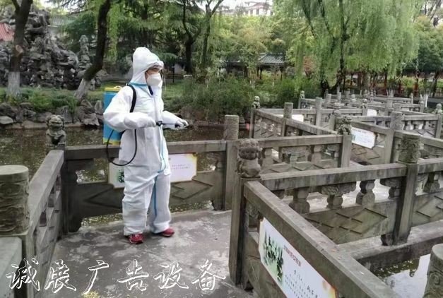 上海持续进行公共滚动广告灯箱环境大冲洗、大消杀